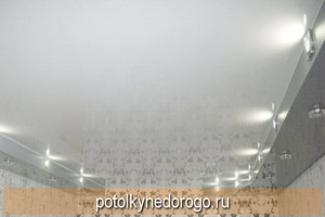 Белые глянцевые натяжные потолки фото наших работ